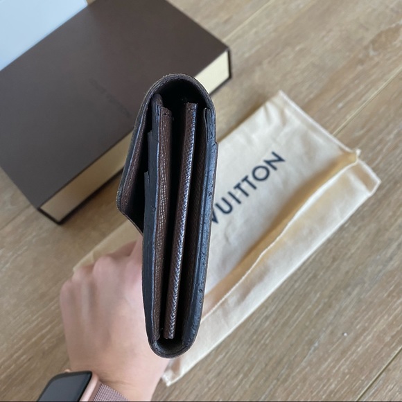 Louis Vuitton Sarah Wallet - Picture 7 of 8